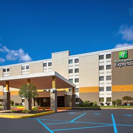 Holiday Inn Express Pittston - Scranton Airport By Ihg Екстериор снимка