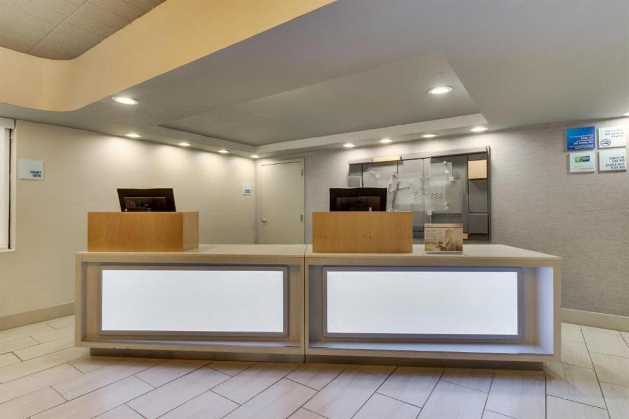 Holiday Inn Express Pittston - Scranton Airport By Ihg Екстериор снимка