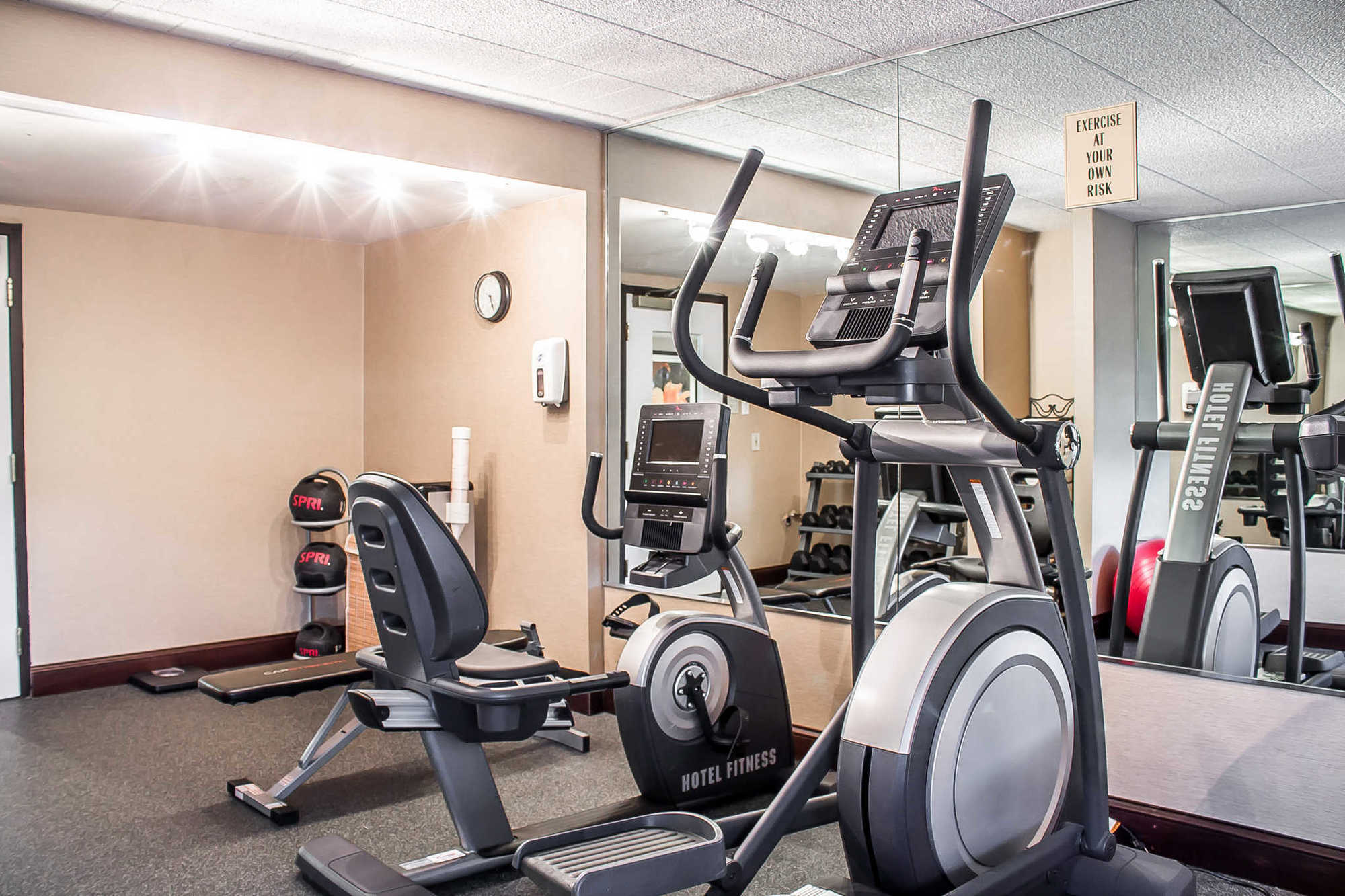 Holiday Inn Express Pittston - Scranton Airport By Ihg Съоръжения снимка